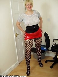 Hot n horny secretary in tight red rubber mini and fishnets